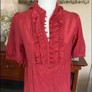 Cute ruffled top - size M